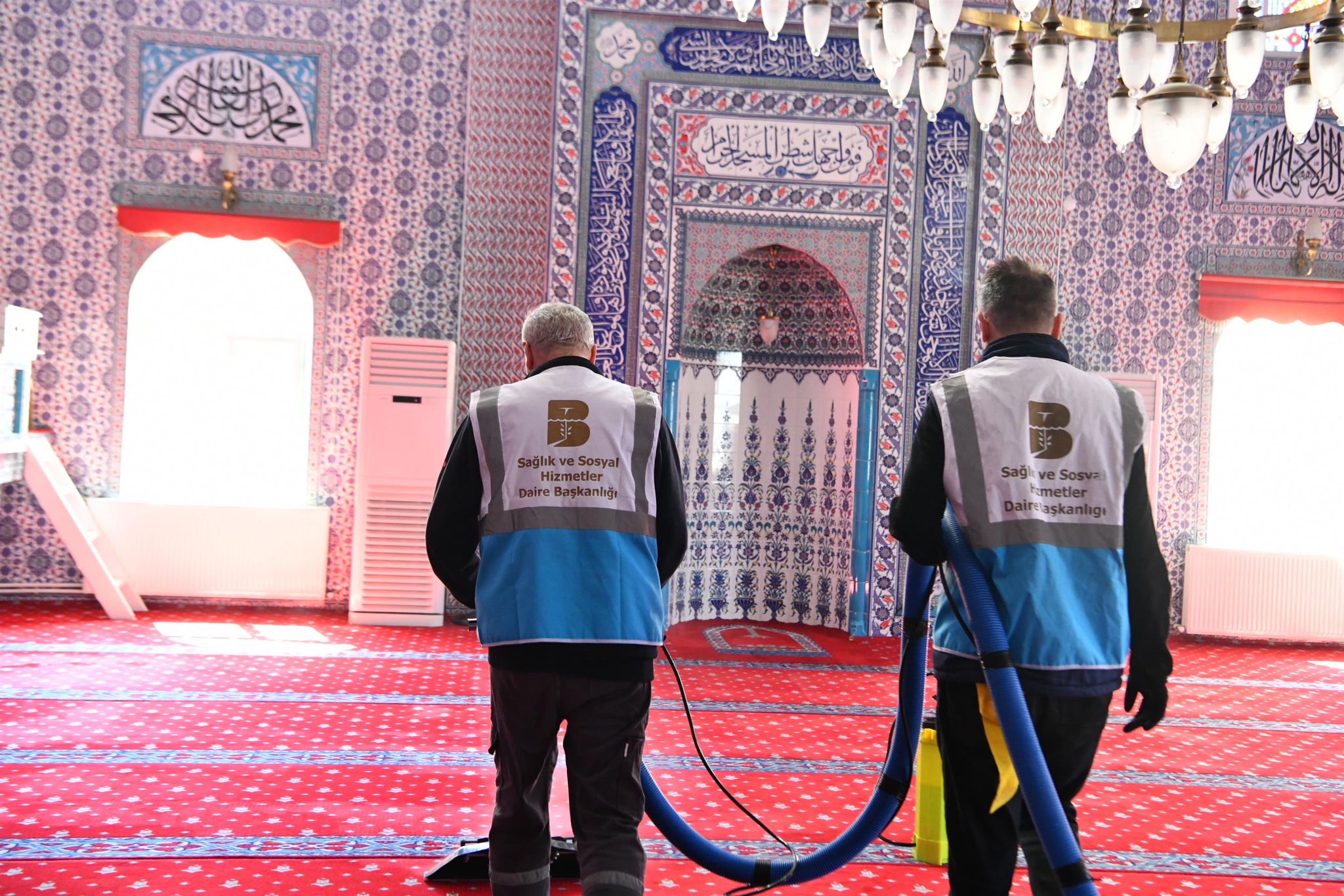 BÜYÜKŞEHİR CAMİLERİ BAYRAMA HAZIRLIYOR