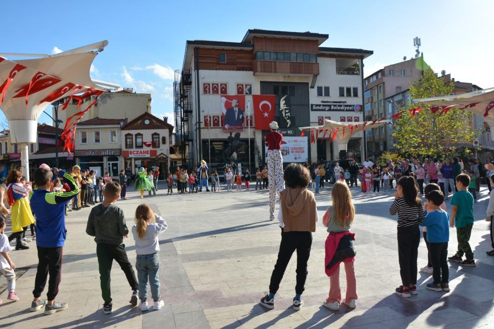 BÜYÜKŞEHİRDEN ÖĞRENCİLERE ARA TATİL EĞLENCESİ