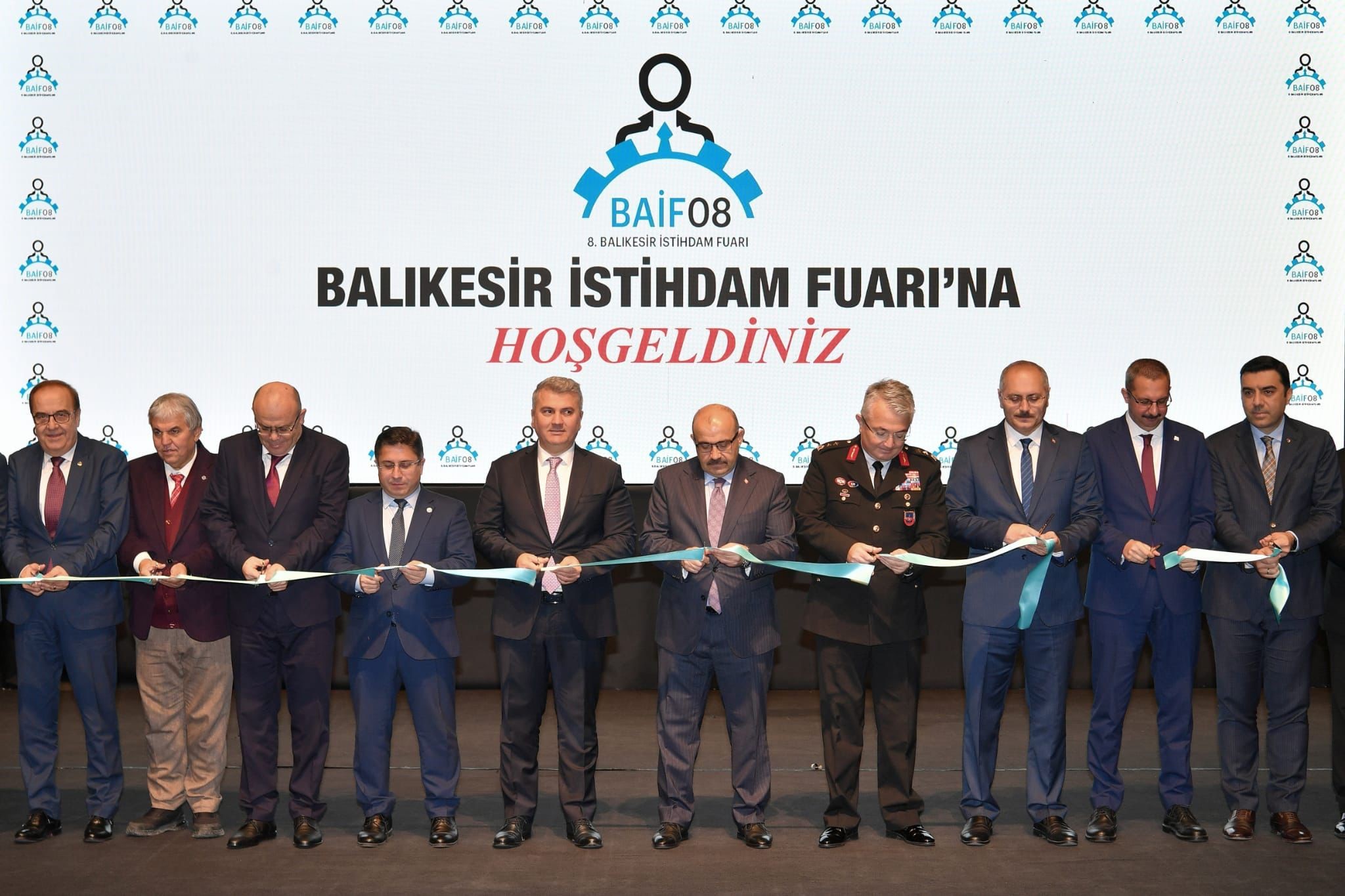 BALIKESİR’DE İSTİHDAM FUARI AÇILDI