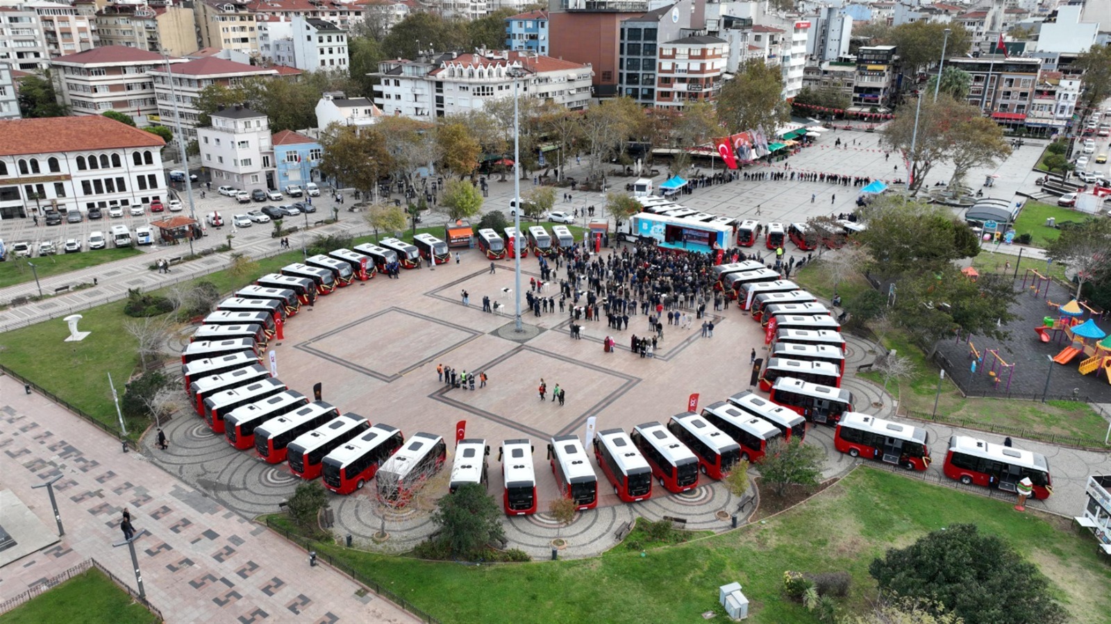 BÜYÜKŞEHİR’DEN BANDIRMA’YA 55 OTOBÜSLÜK FİLO