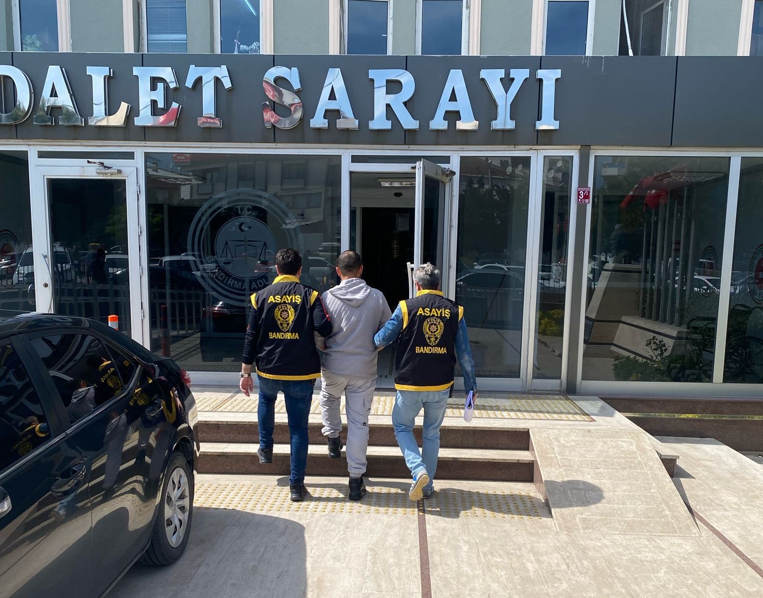 BANDIRMA’DAN ÇALDIKLARI MOTOSİKLETİ BURSA’DA SATTILAR