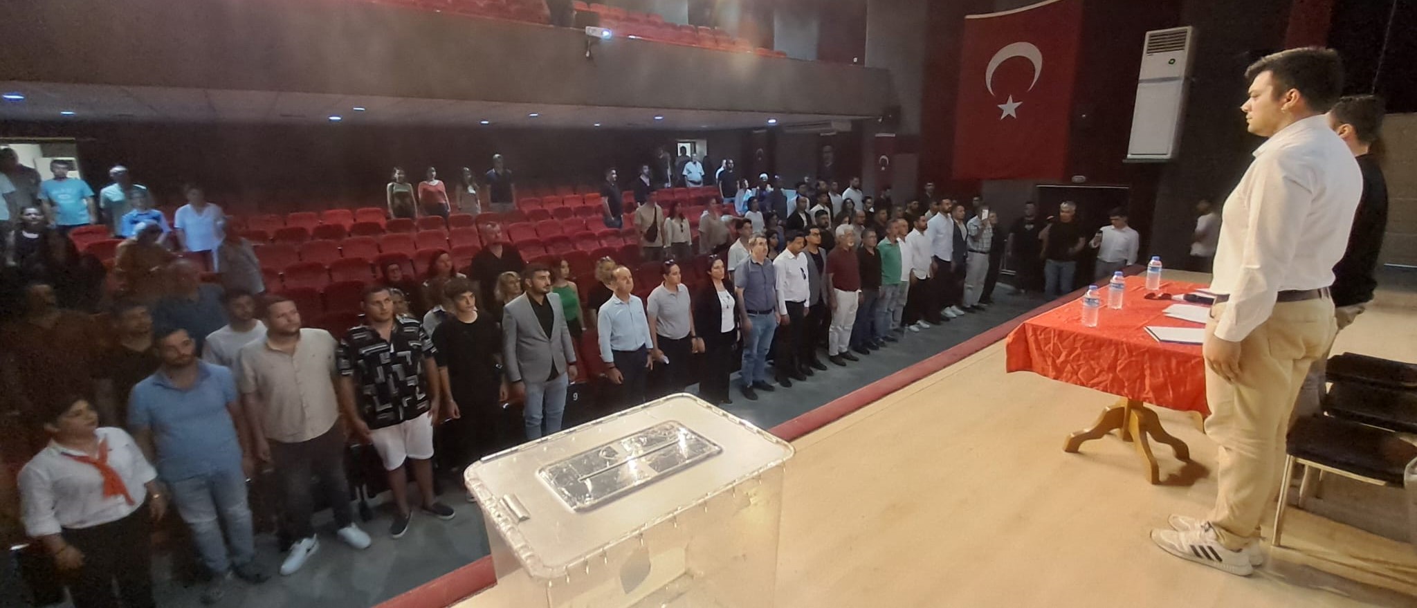 CHP GENÇLİK KOLLARINDA ÇANAK ÇÖMLEK PATLADI