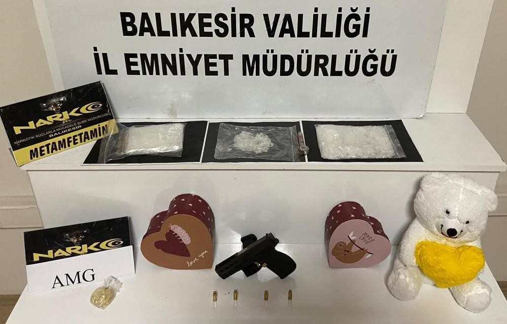 422 GRAM METAMFETAMİN ELE GEÇİRİLDİ