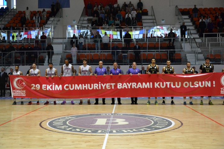 BORDO BK EVİNDE KAZANMAYA DEVAM EDİYOR (81-74 )