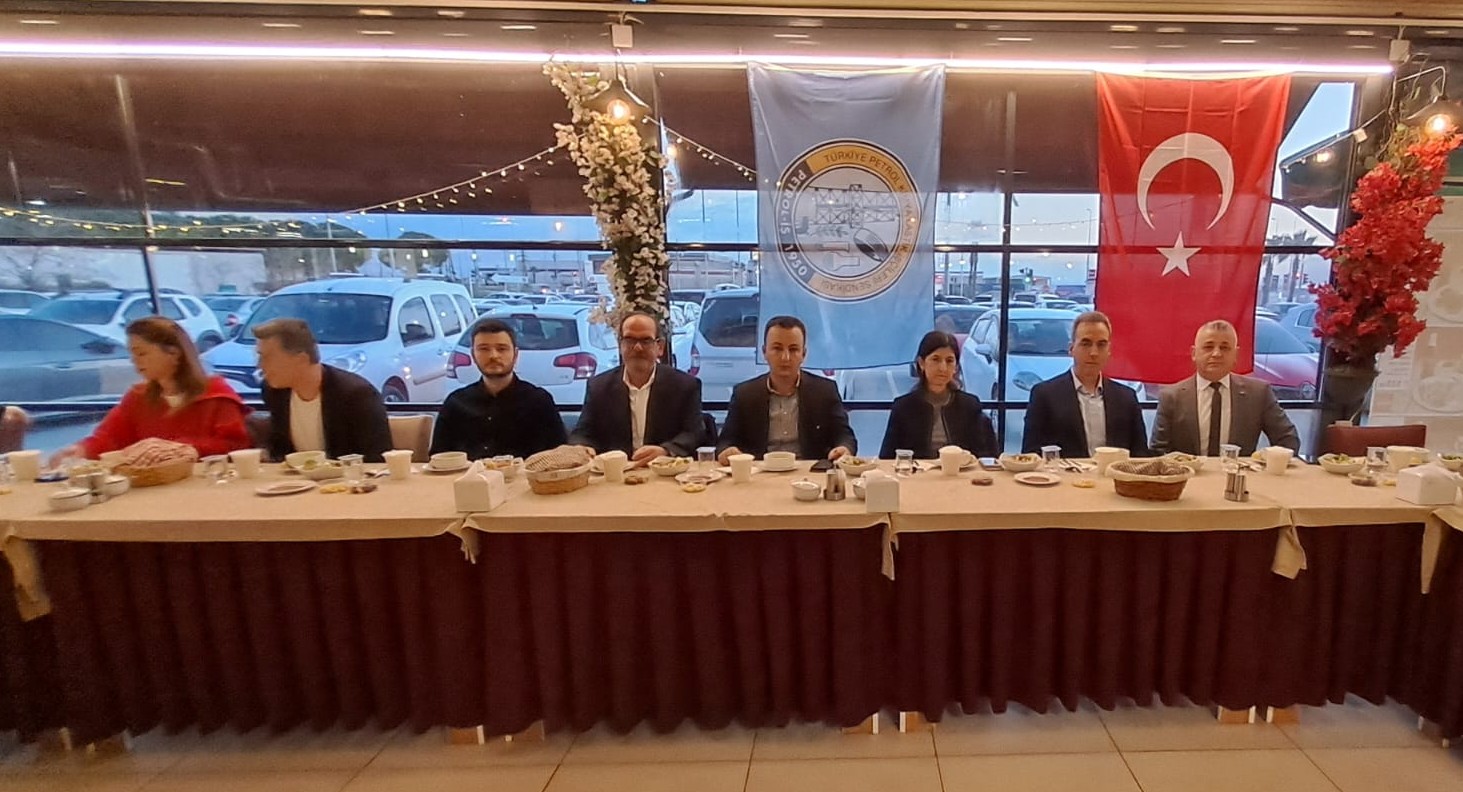 Petrol İş üyeleri iftarda buluştu